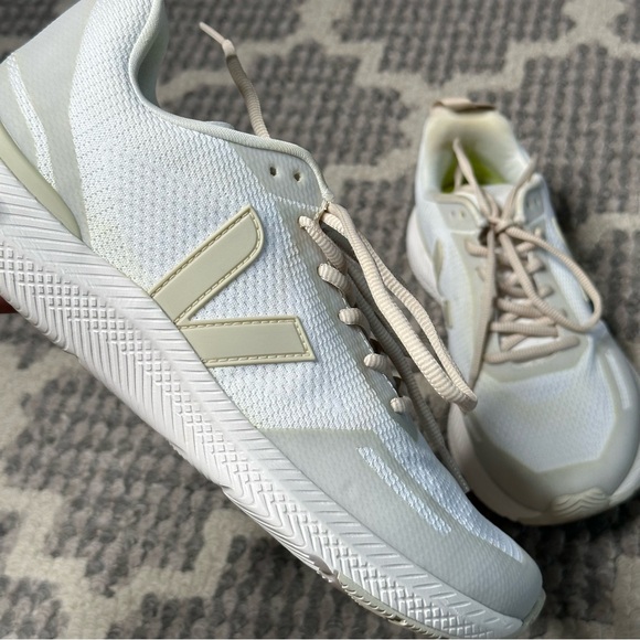 Veja Impala Mesh Sneaker in Eggshell/Pierre - Picture 6 of 14